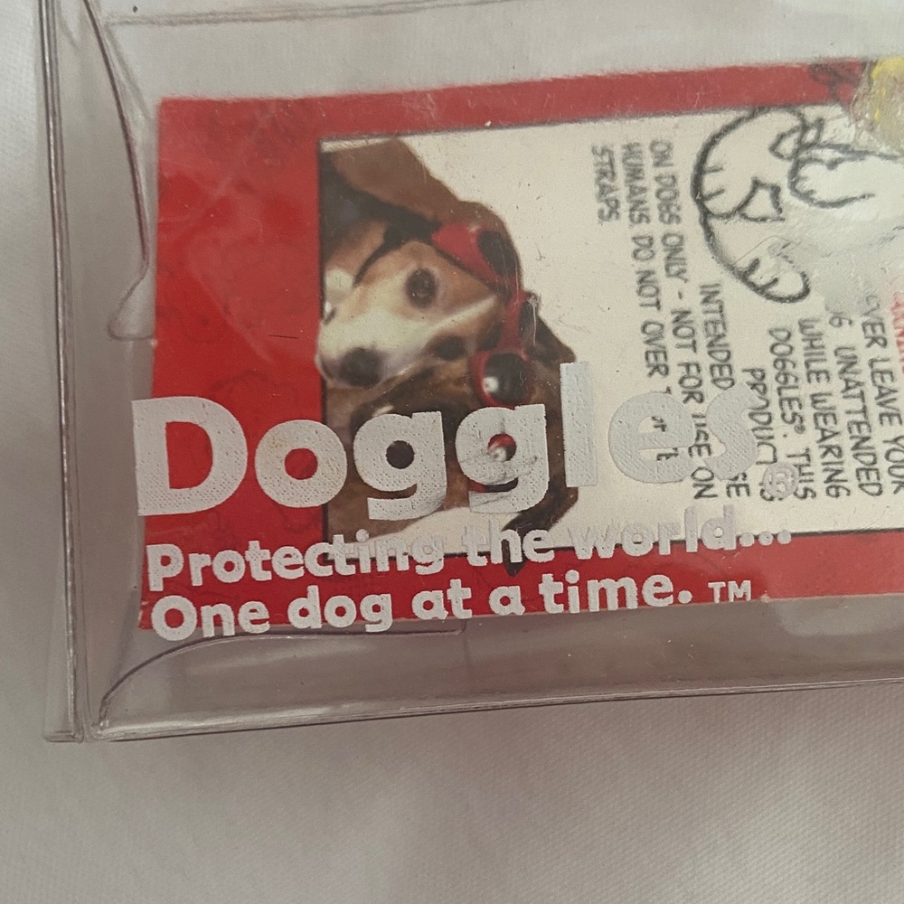 Red Dog Goggles - Picture 2 of 11